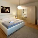Pet Friendly In With Ethernet Internet 풀라