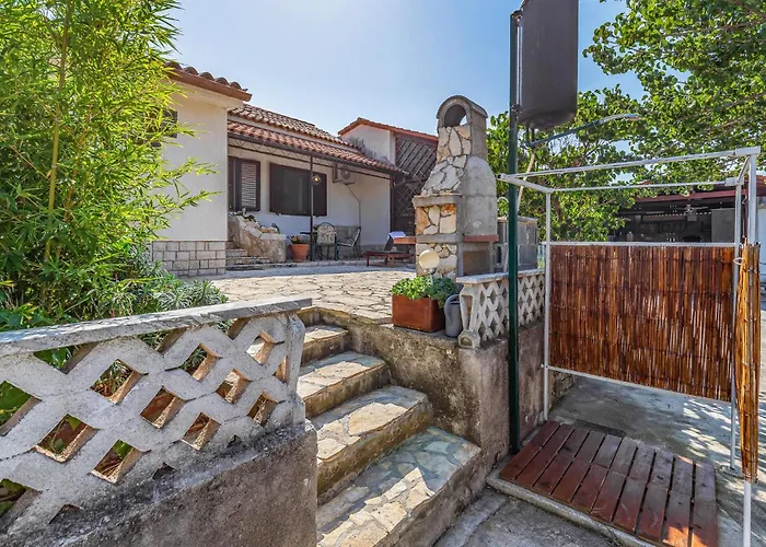 2 Bedroom Lovely In *