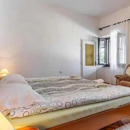 2 Bedroom Lovely In *