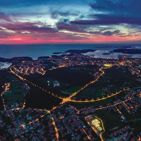 2 Bedroom Lovely In *