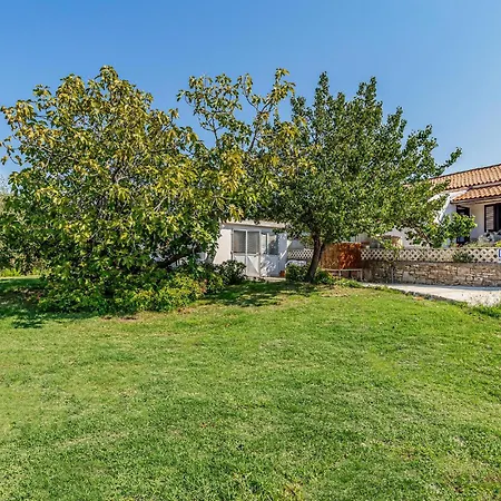 Дом отдыха 2 Bedroom Lovely In *