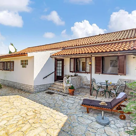 2 Bedroom Lovely In Дом отдыха *