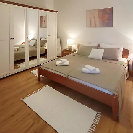 2 Bedroom Lovely In Дом отдыха