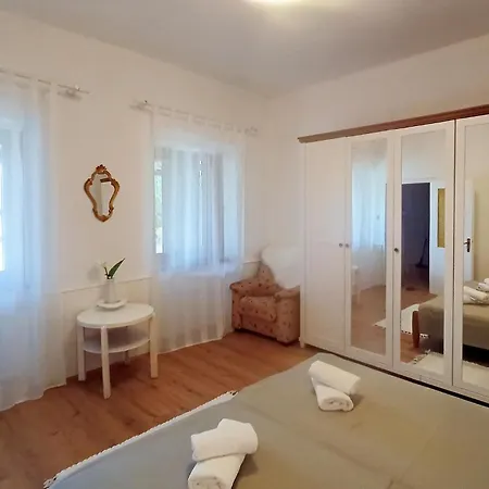 2 Bedroom Lovely In Дом отдыха *